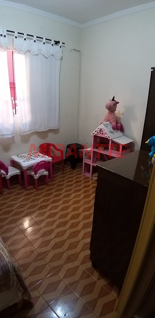 Sobrado de 242m² com 4 quartos em Vila Constanca