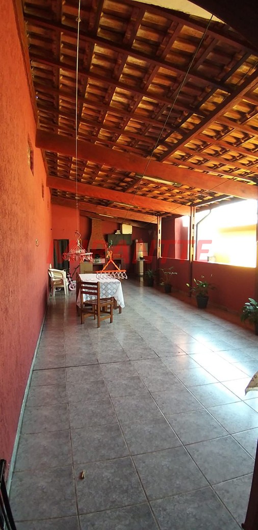 Sobrado de 242m² com 4 quartos em Vila Constanca
