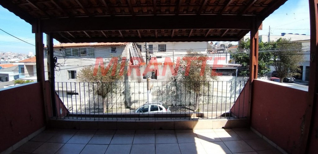 Sobrado de 242m² com 4 quartos em Vila Constanca