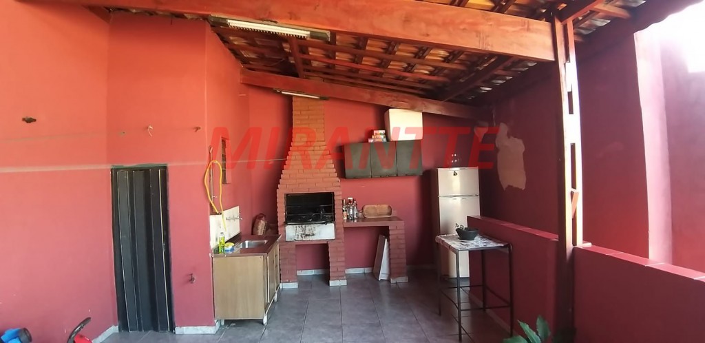Sobrado de 242m² com 4 quartos em Vila Constanca