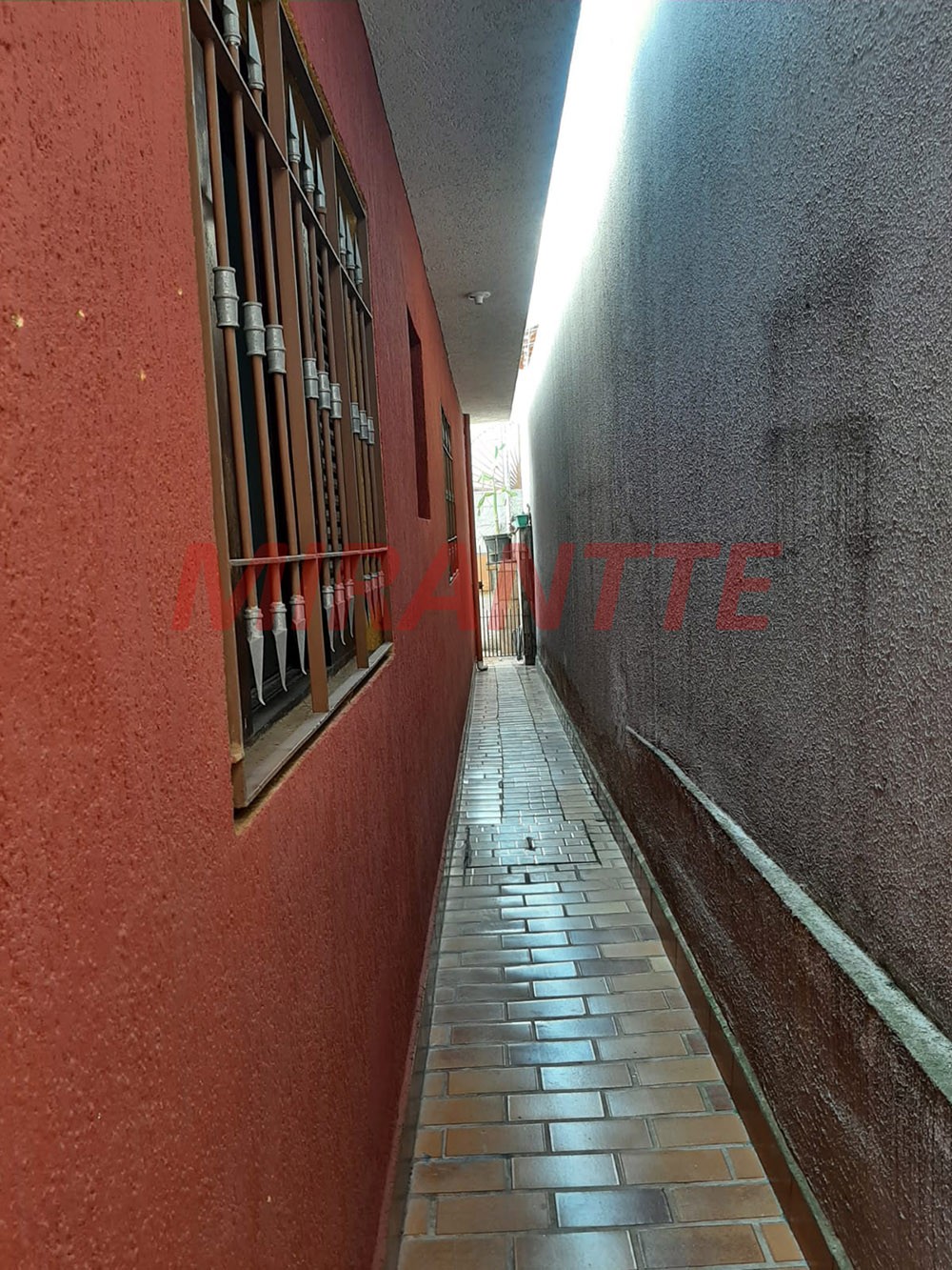 Casa terrea de 235m² com 3 quartos em Parque Vitória
