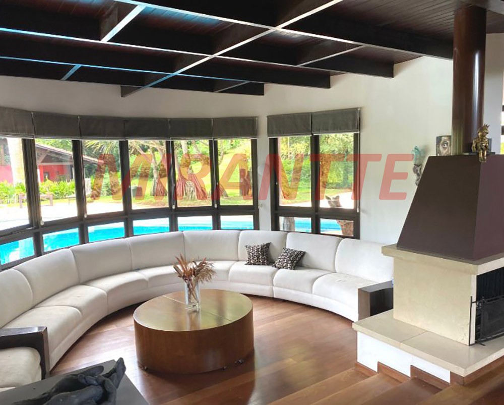 Sobrado de 962m² com 5 quartos em Vila de São Fernando