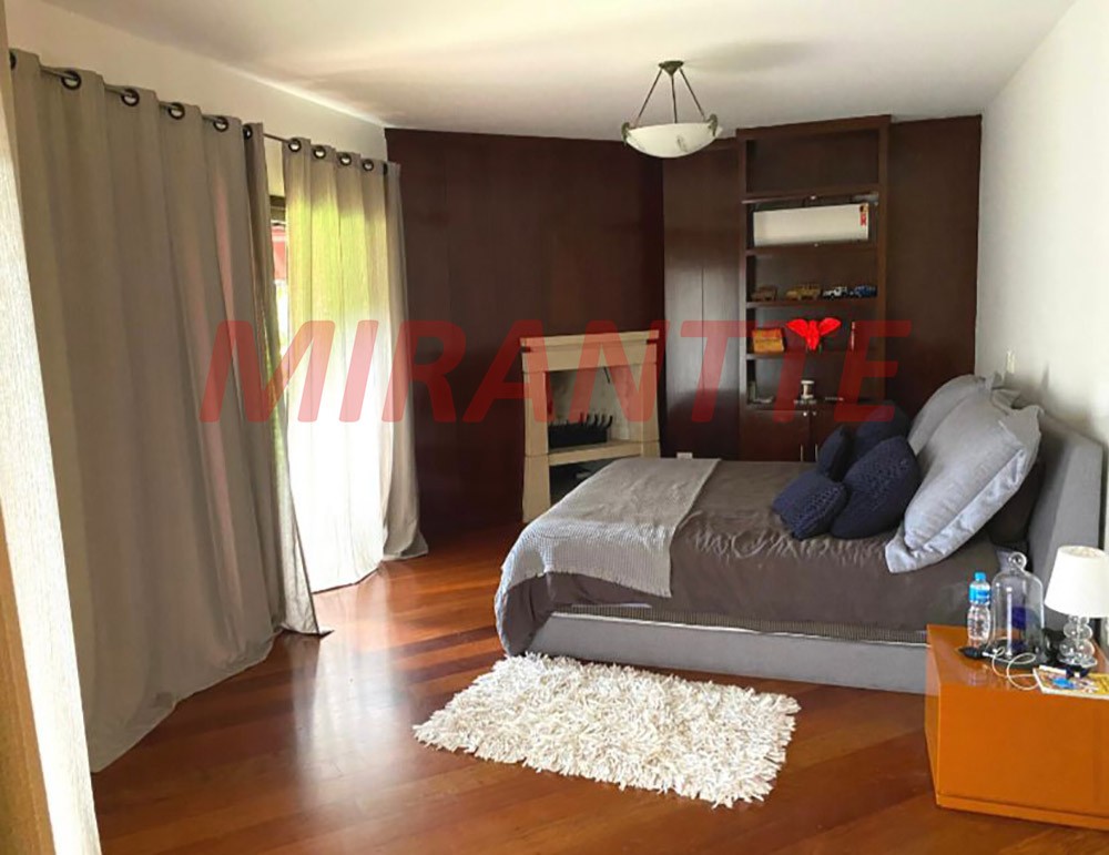Sobrado de 962m² com 5 quartos em Vila de São Fernando