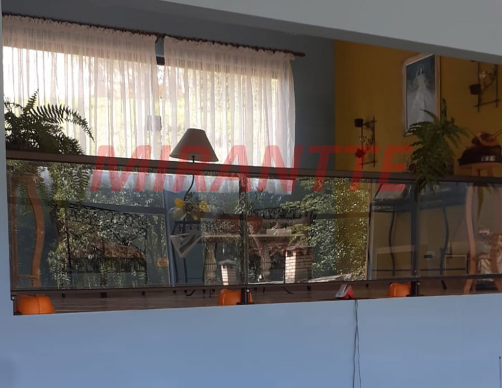 Sobrado de 250m² com 3 quartos em Serra da Cantareira