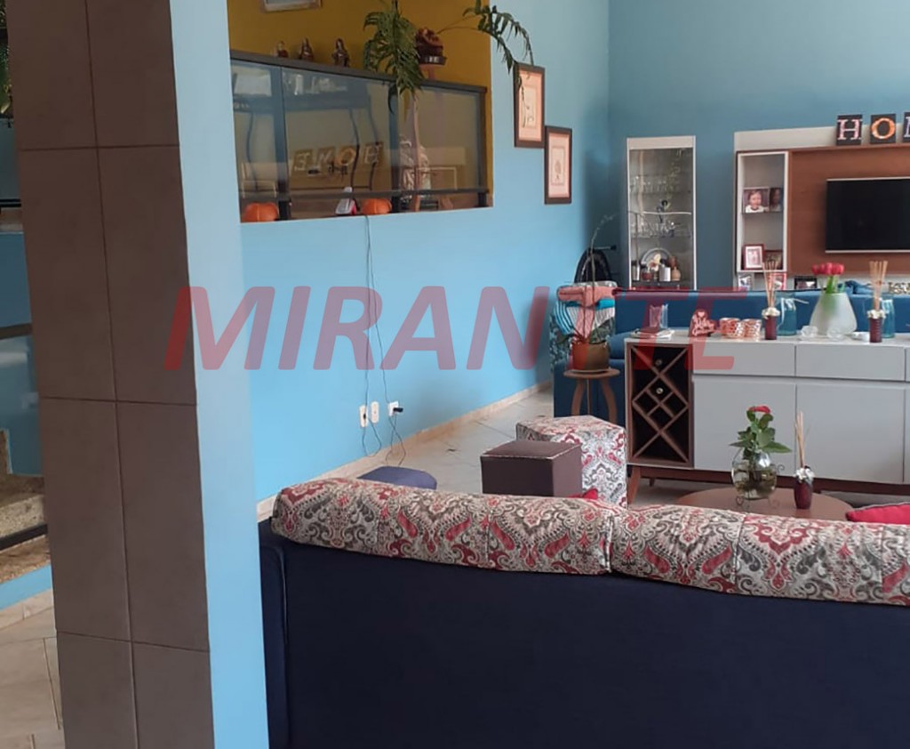 Sobrado de 250m² com 3 quartos em Serra da Cantareira