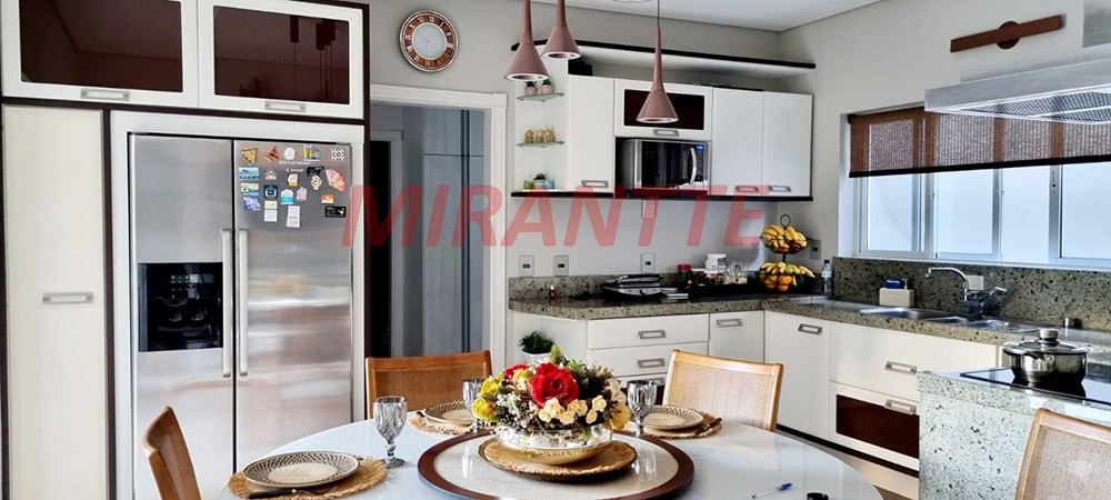 Sobrado de 600m² com 4 quartos em Marambaia