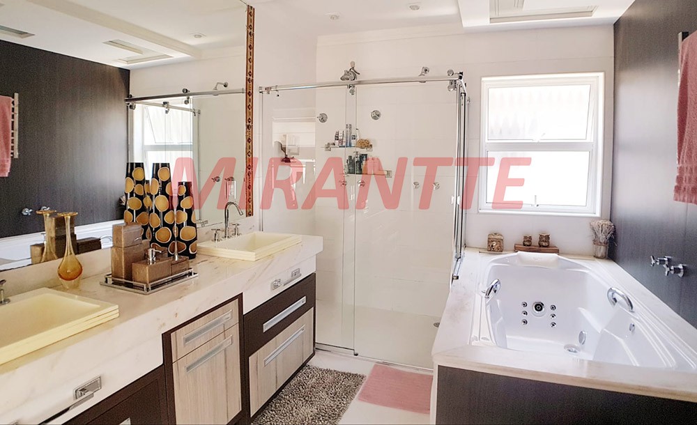 Sobrado de 600m² com 4 quartos em Marambaia