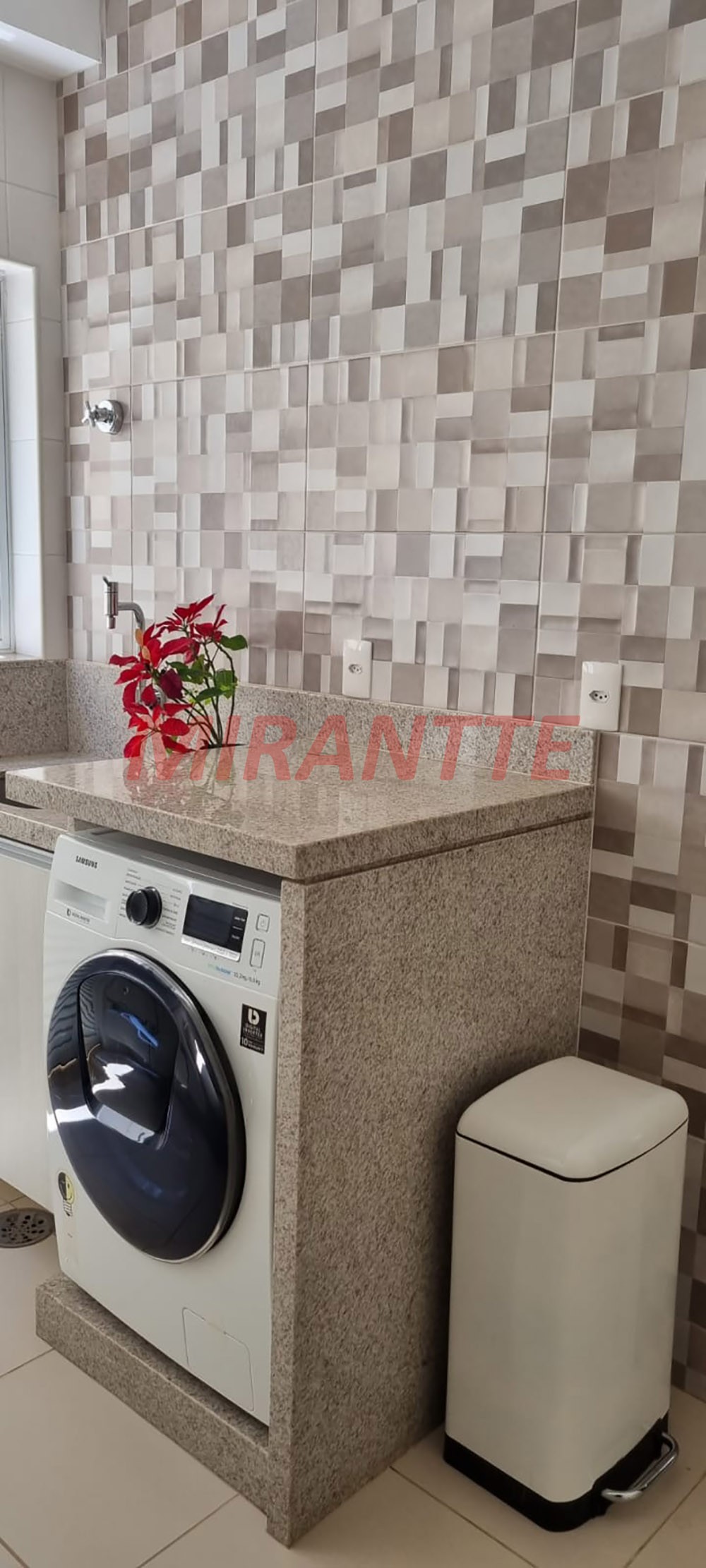 Sobrado de 600m² com 4 quartos em Marambaia
