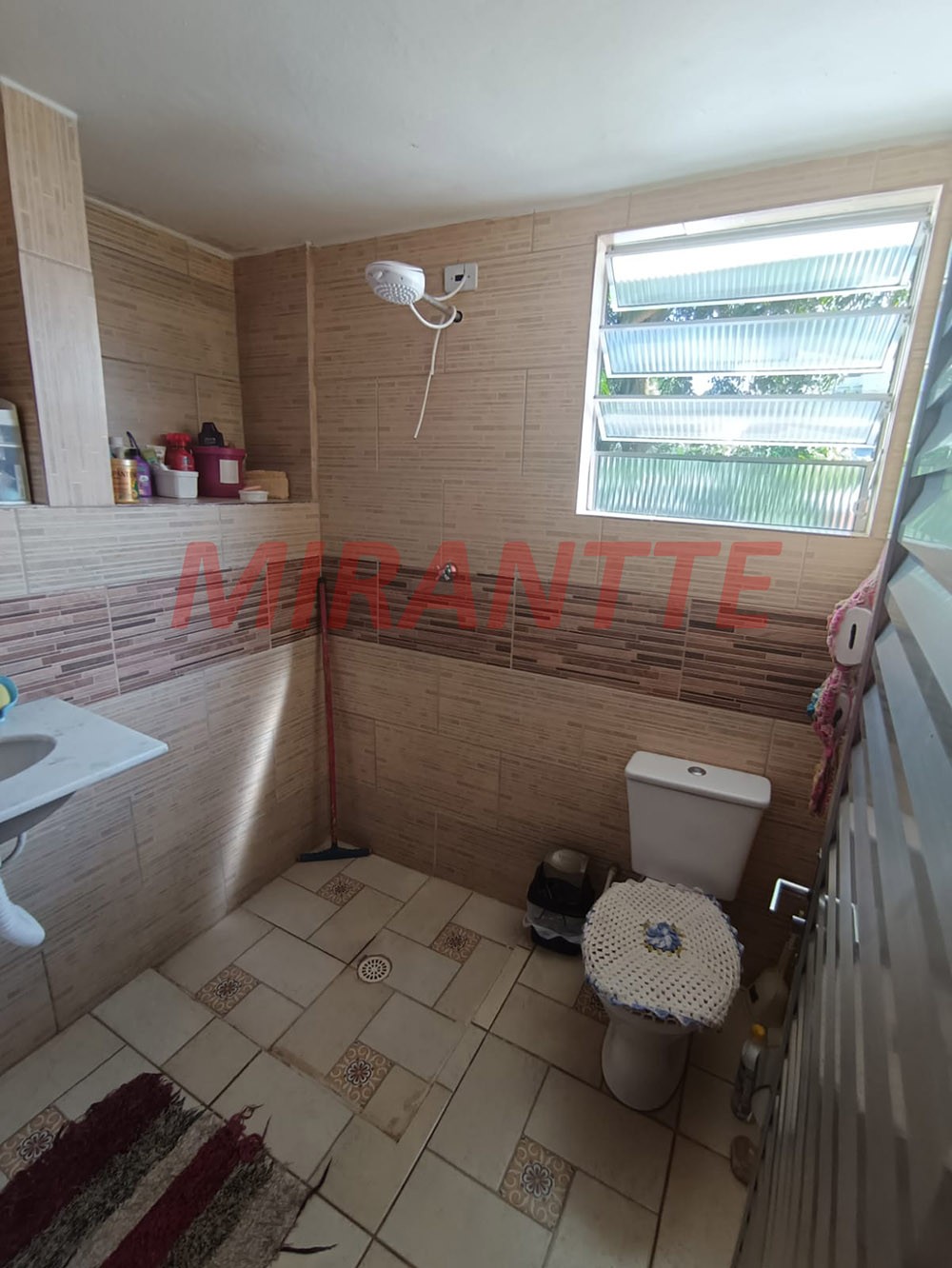 Casa terrea de 200m² com 3 quartos em Picanço