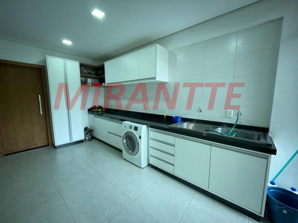 Sobrado de 350m² com 3 quartos em Parque Imperial