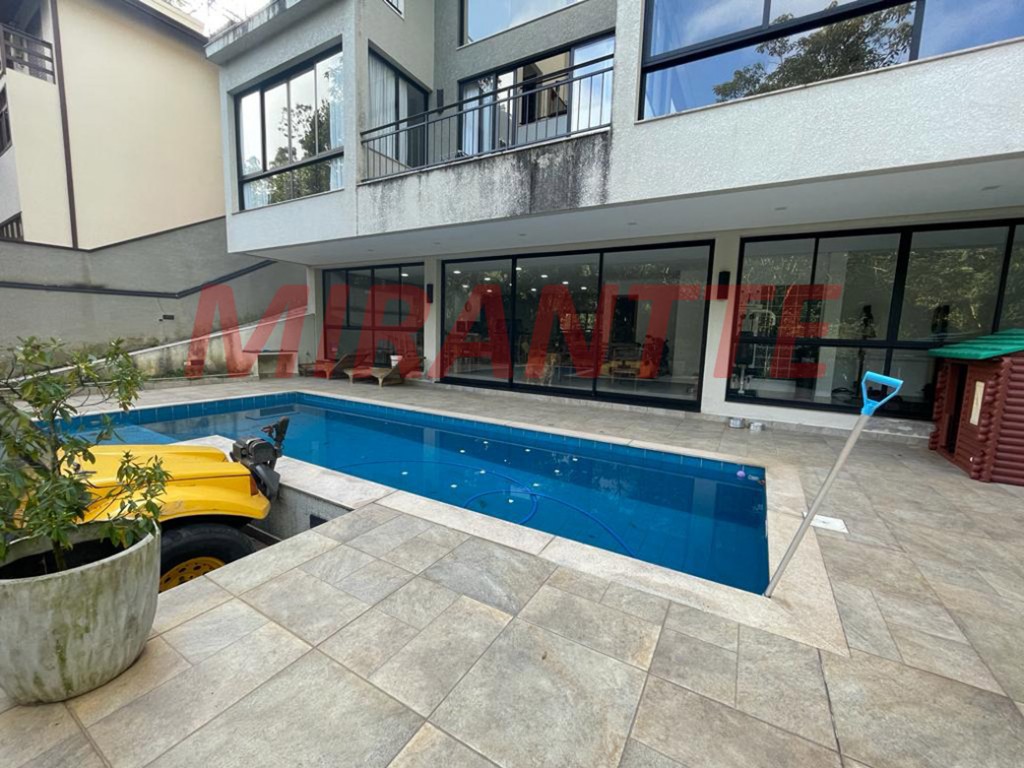 Sobrado de 350m² com 3 quartos em Parque Imperial