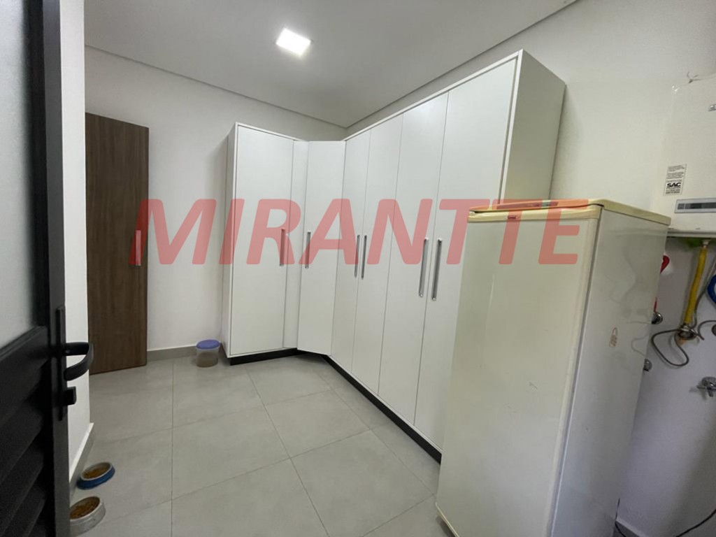 Sobrado de 350m² com 3 quartos em Parque Imperial