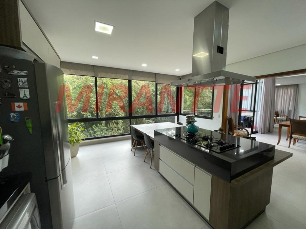 Sobrado de 350m² com 3 quartos em Parque Imperial