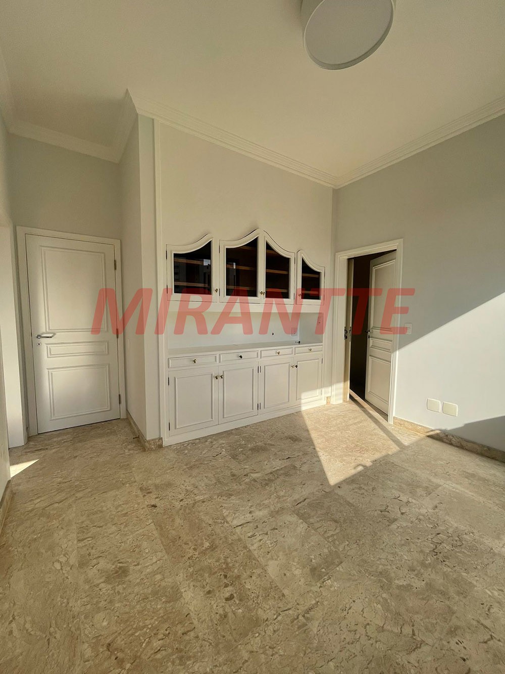 Apartamento de 425m² com 4 quartos em Vila Suzana