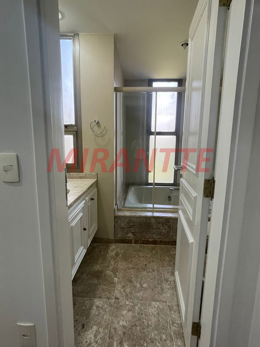 Apartamento de 425m² com 4 quartos em Vila Suzana