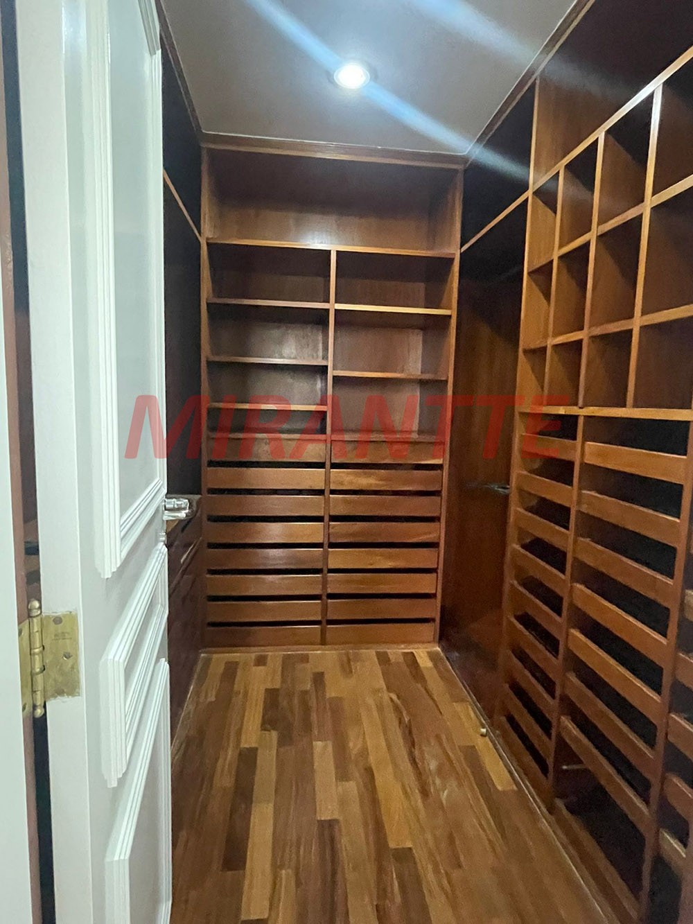 Apartamento de 425m² com 4 quartos em Vila Suzana