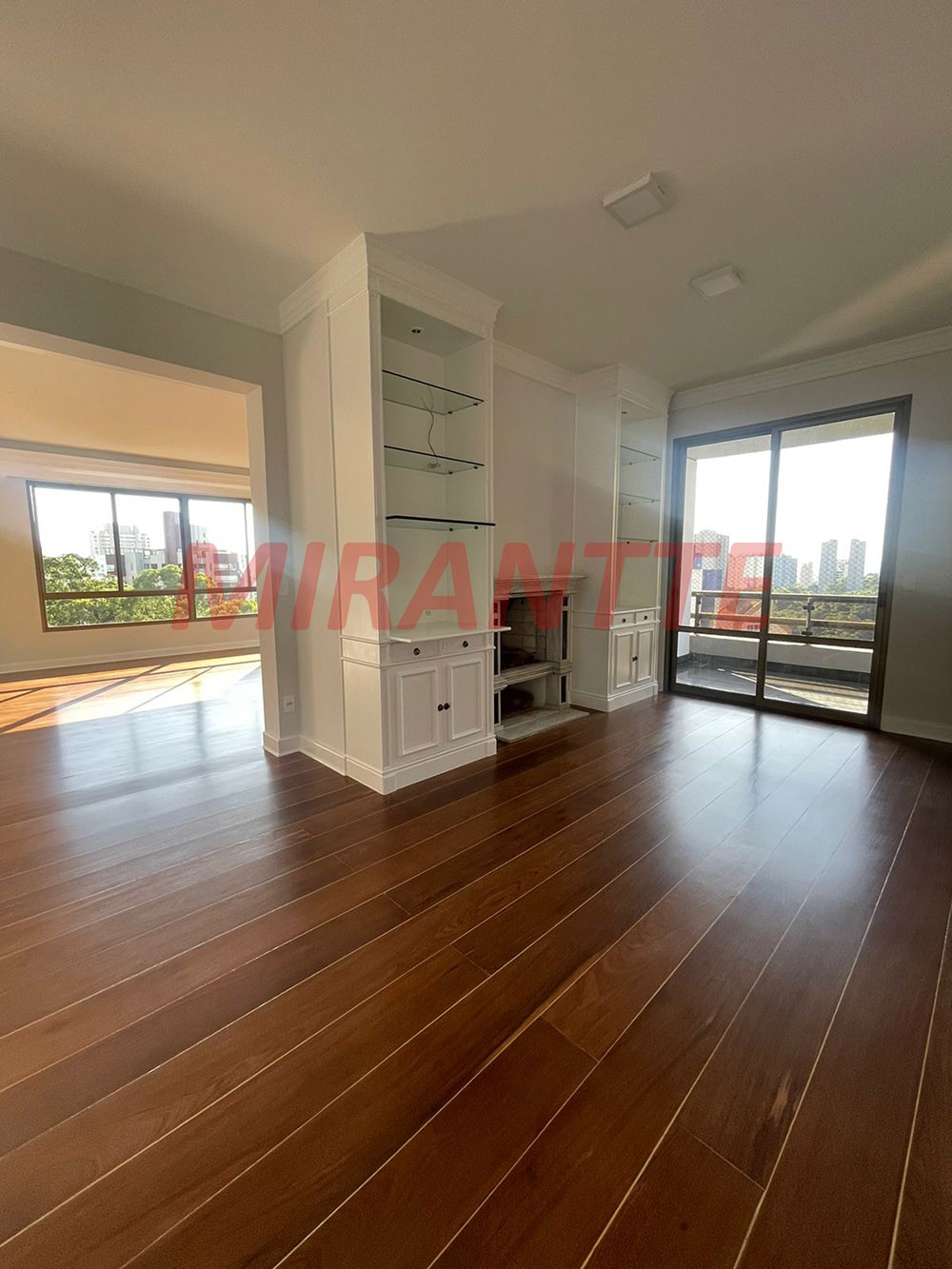 Apartamento de 425m² com 4 quartos em Vila Suzana