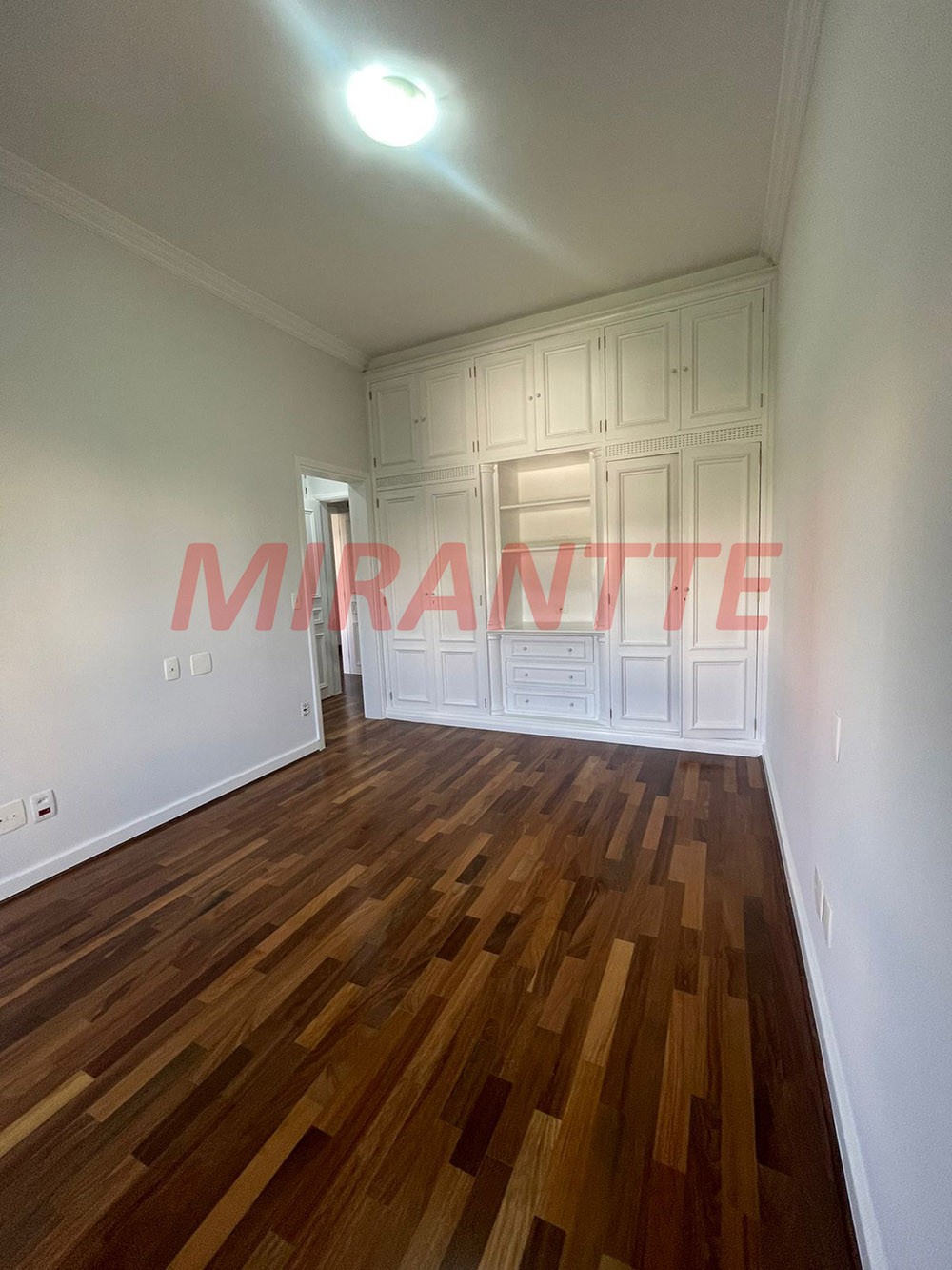 Apartamento de 425m² com 4 quartos em Vila Suzana