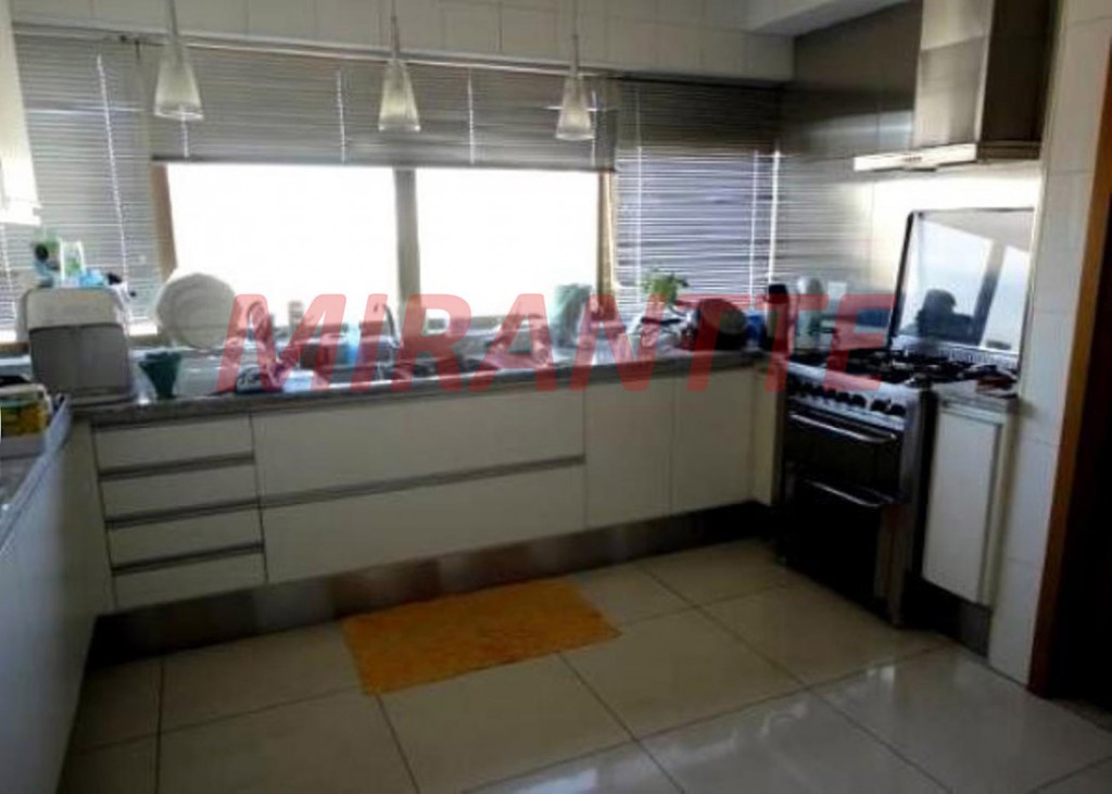 Apartamento de 240m² com 4 quartos em Perdizes