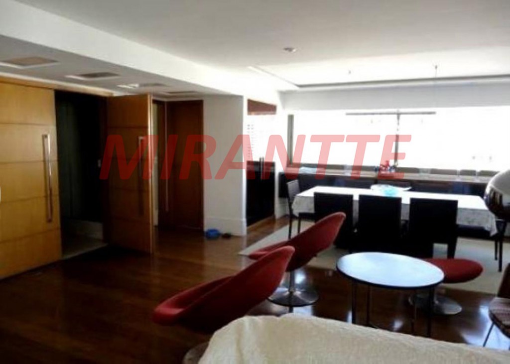 Apartamento de 240m² com 4 quartos em Perdizes