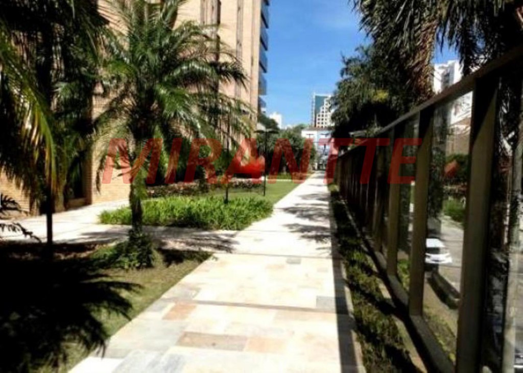 Apartamento de 240m² com 4 quartos em Perdizes