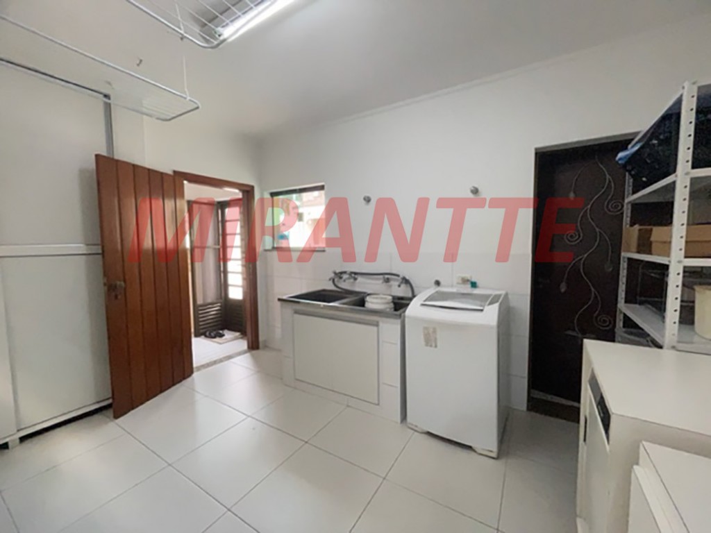 Sobrado de 422m² com 3 quartos em Tremembe