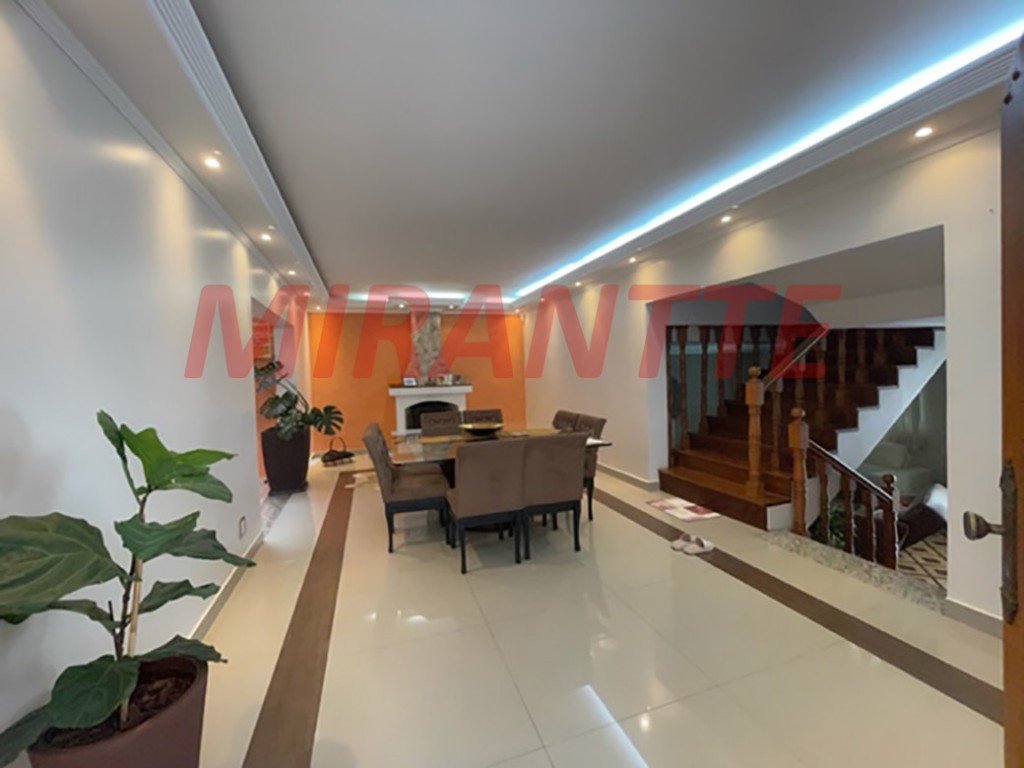 Sobrado de 422m² com 3 quartos em Tremembe
