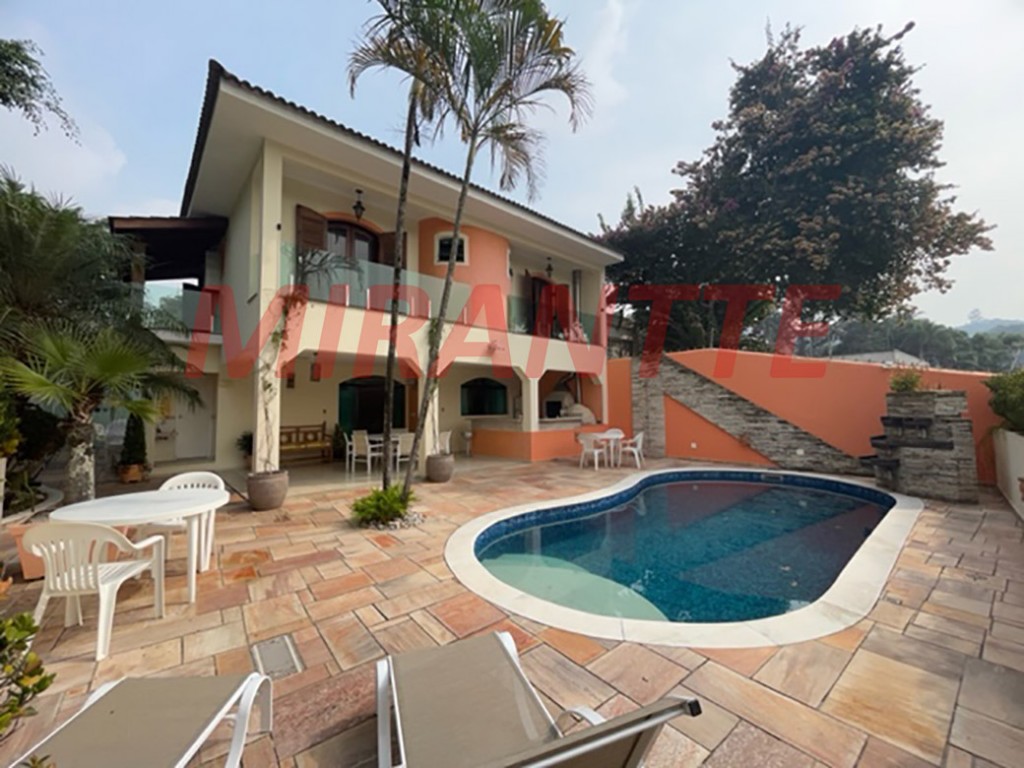 Sobrado de 422m² com 3 quartos em Tremembe