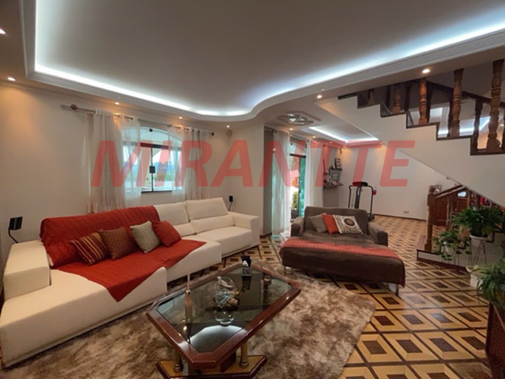 Sobrado de 422m² com 3 quartos em Tremembe