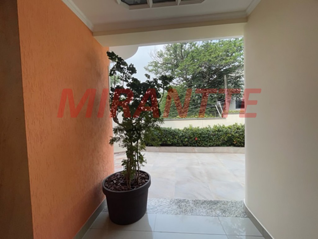 Sobrado de 422m² com 3 quartos em Tremembe