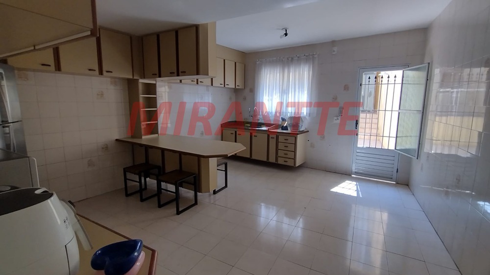 Sobrado de 156m² com 3 quartos em Vila Palmeira