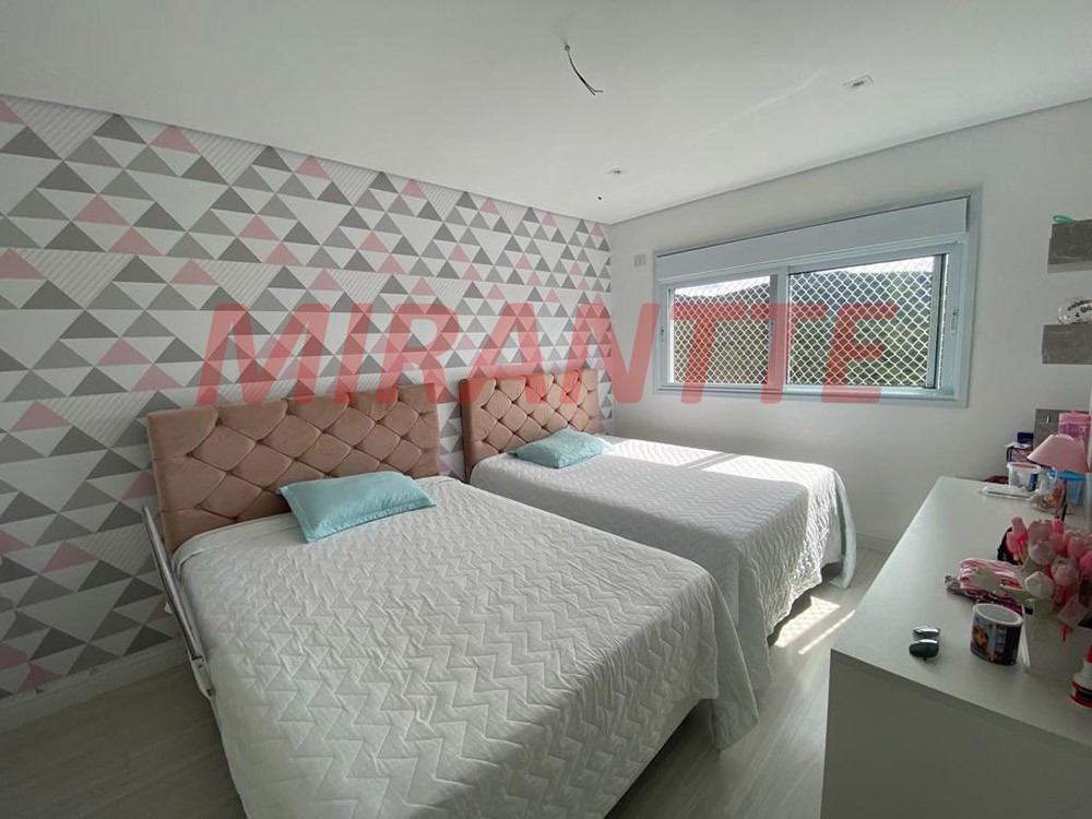 Sobrado de 350m² com 3 quartos em Serra da Cantareira