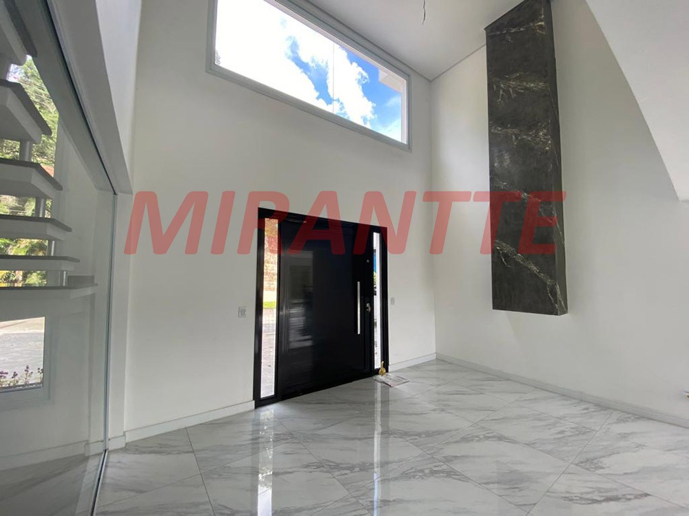 Sobrado de 350m² com 3 quartos em Serra da Cantareira