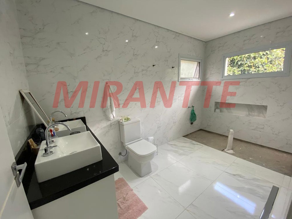 Sobrado de 350m² com 3 quartos em Serra da Cantareira