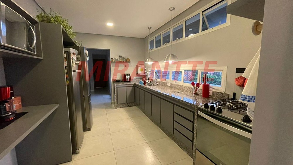 Apartamento de 300m² com 4 quartos em Vila Suzana