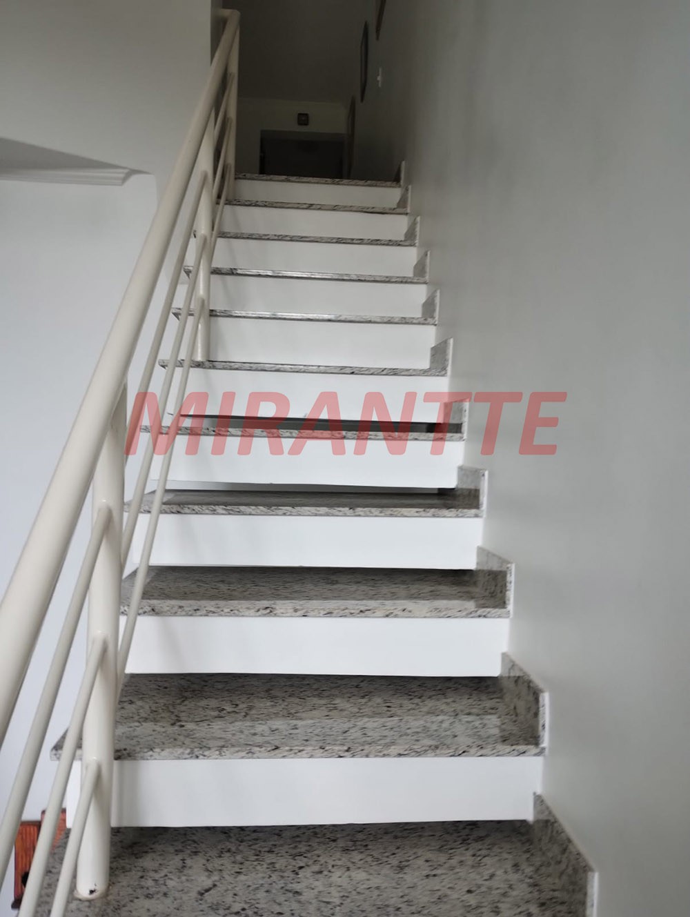 Sobrado de 210m² com 3 quartos em Horto Florestal