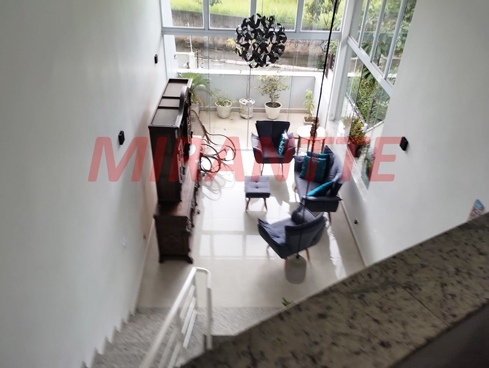 Sobrado de 210m² com 3 quartos em Horto Florestal