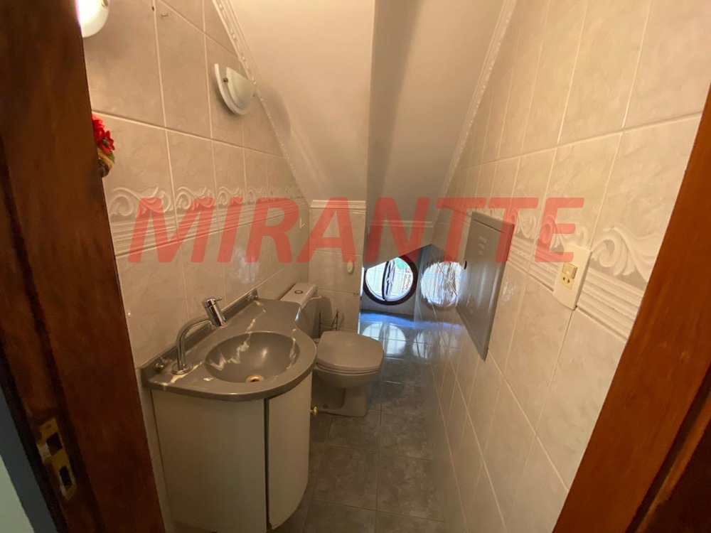 Sobrado de 250m² com 3 quartos em Jardim Bibi