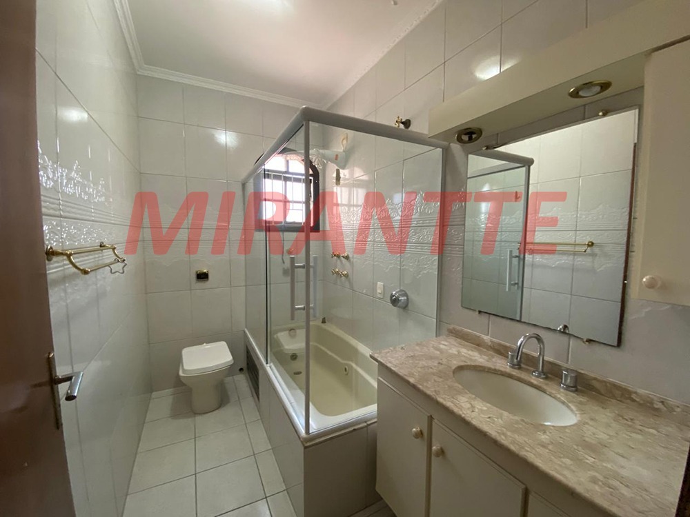 Sobrado de 250m² com 3 quartos em Jardim Bibi