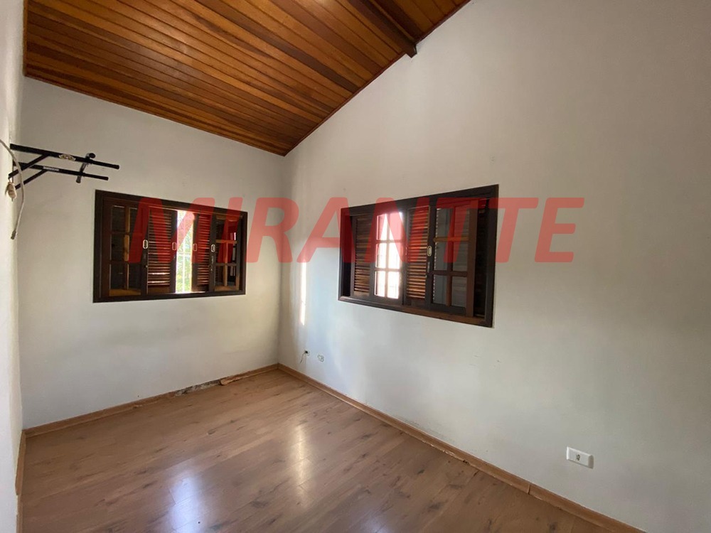 Sobrado de 250m² com 3 quartos em Jardim Bibi