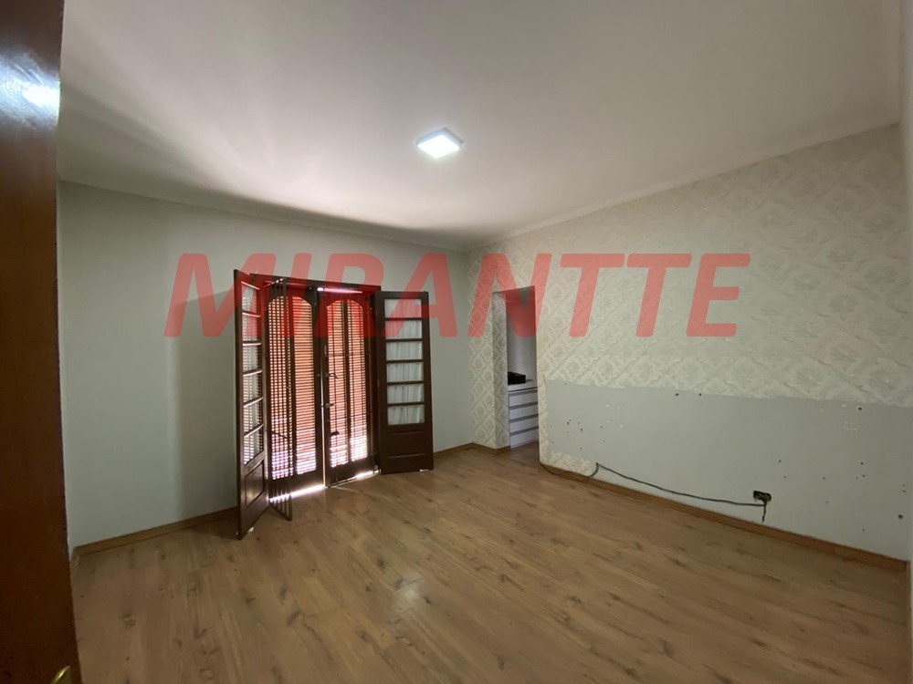 Sobrado de 250m² com 3 quartos em Jardim Bibi