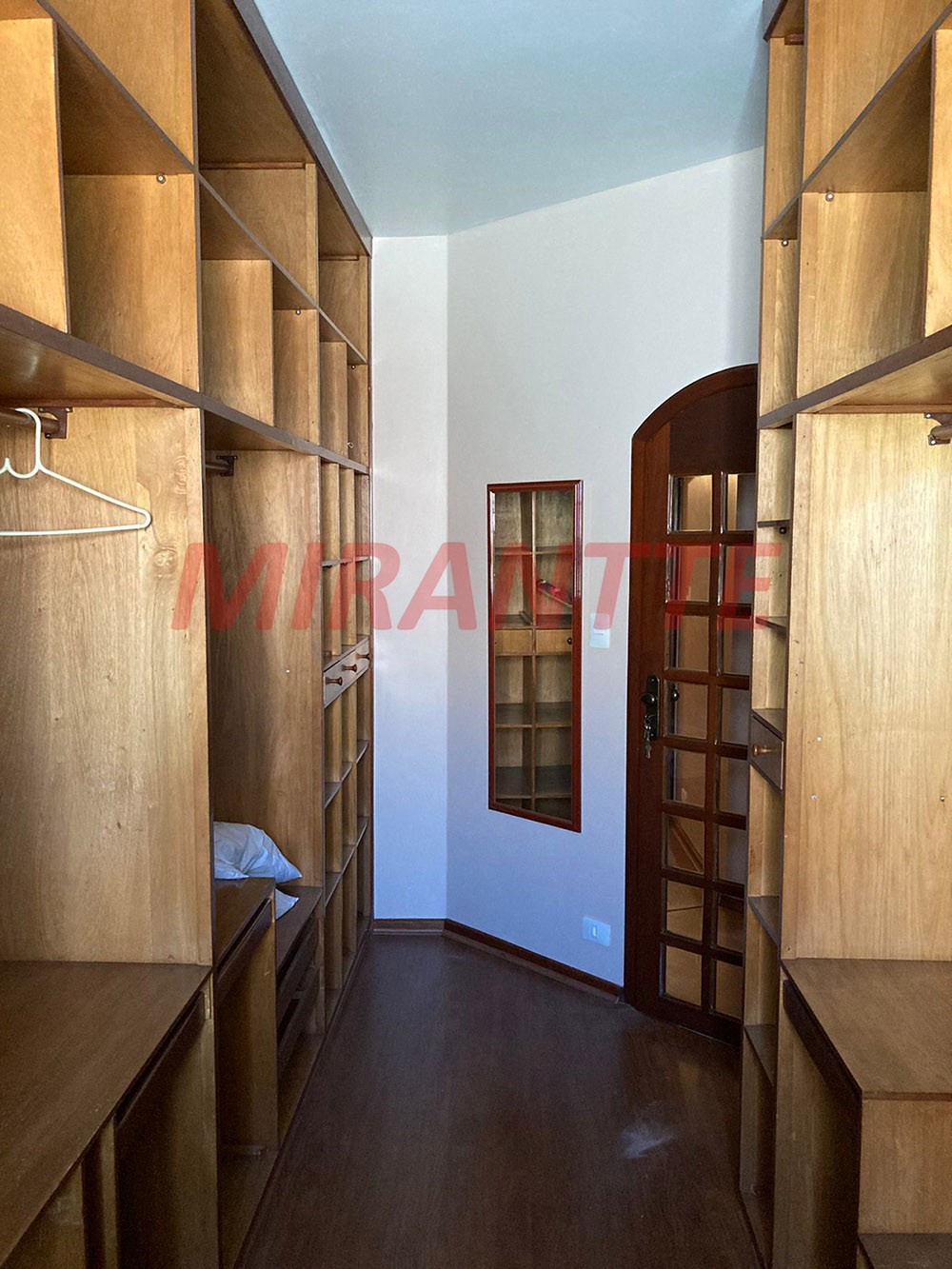 Sobrado de 216m² com 3 quartos em Imirim