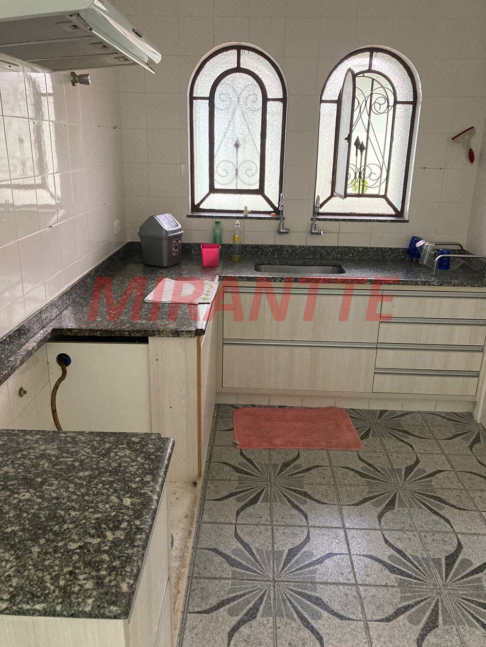 Sobrado de 216m² com 3 quartos em Imirim
