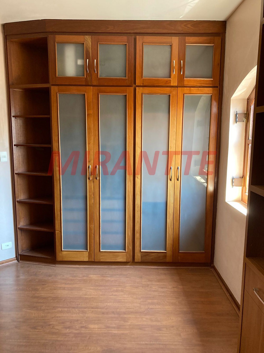Sobrado de 216m² com 3 quartos em Imirim