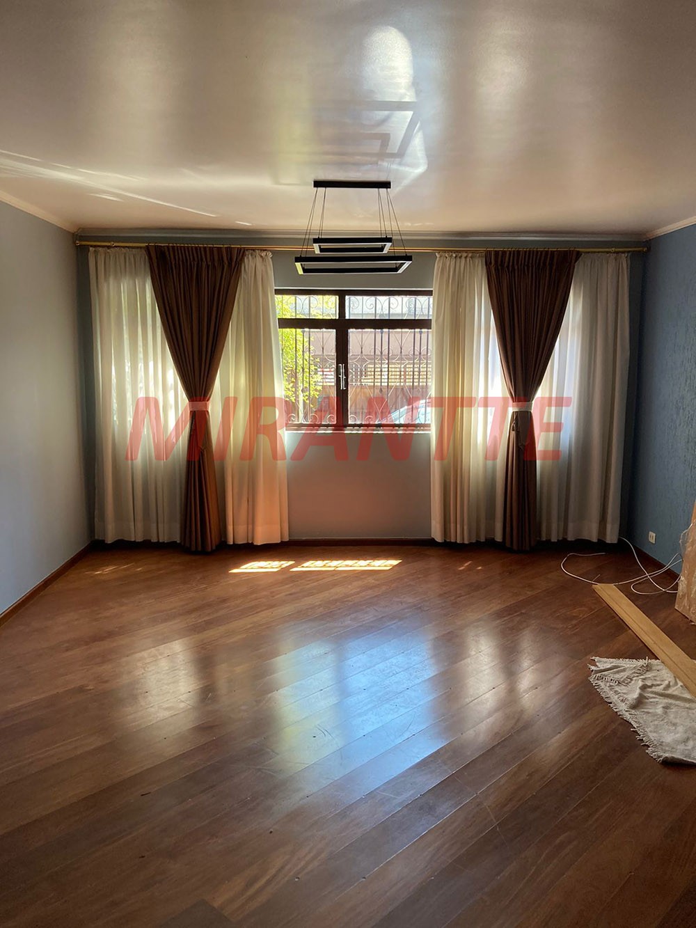 Sobrado de 216m² com 3 quartos em Imirim