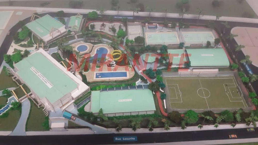 Sobrado de 335m² com 4 quartos em Jardim Fazenda Rincão