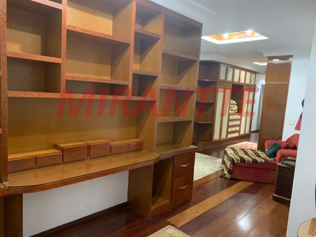Casa terrea de 700m² com 4 quartos em Serra da Cantareira