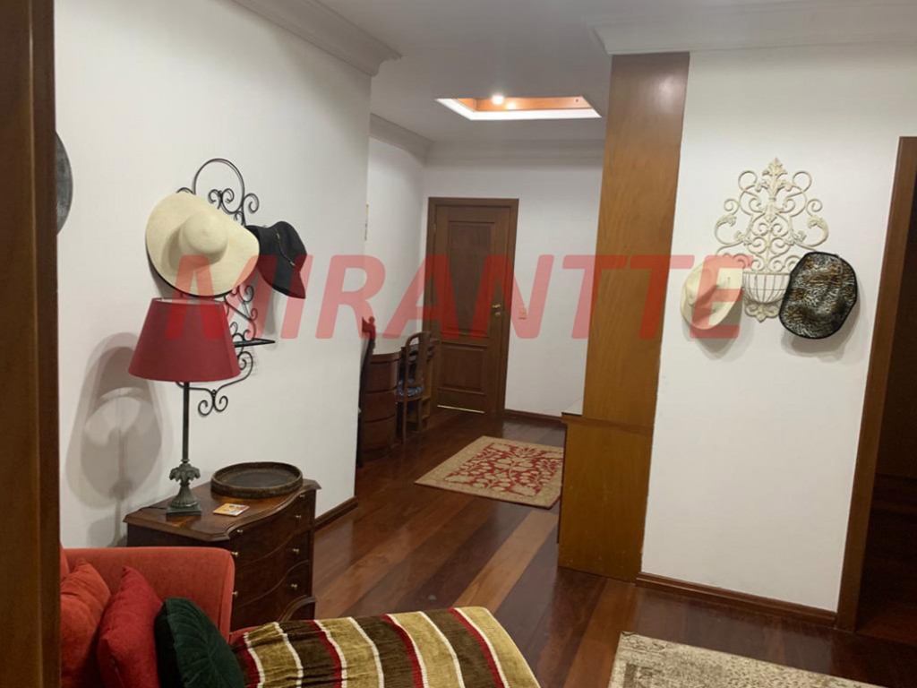 Casa terrea de 700m² com 4 quartos em Serra da Cantareira