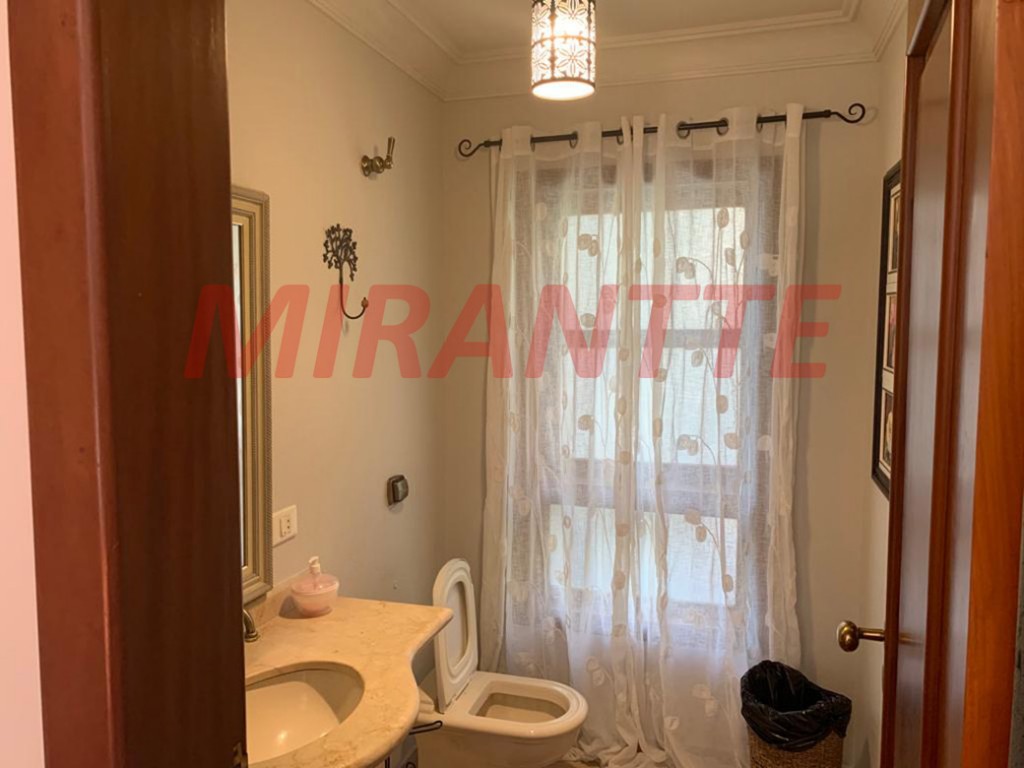 Casa terrea de 700m² com 4 quartos em Serra da Cantareira