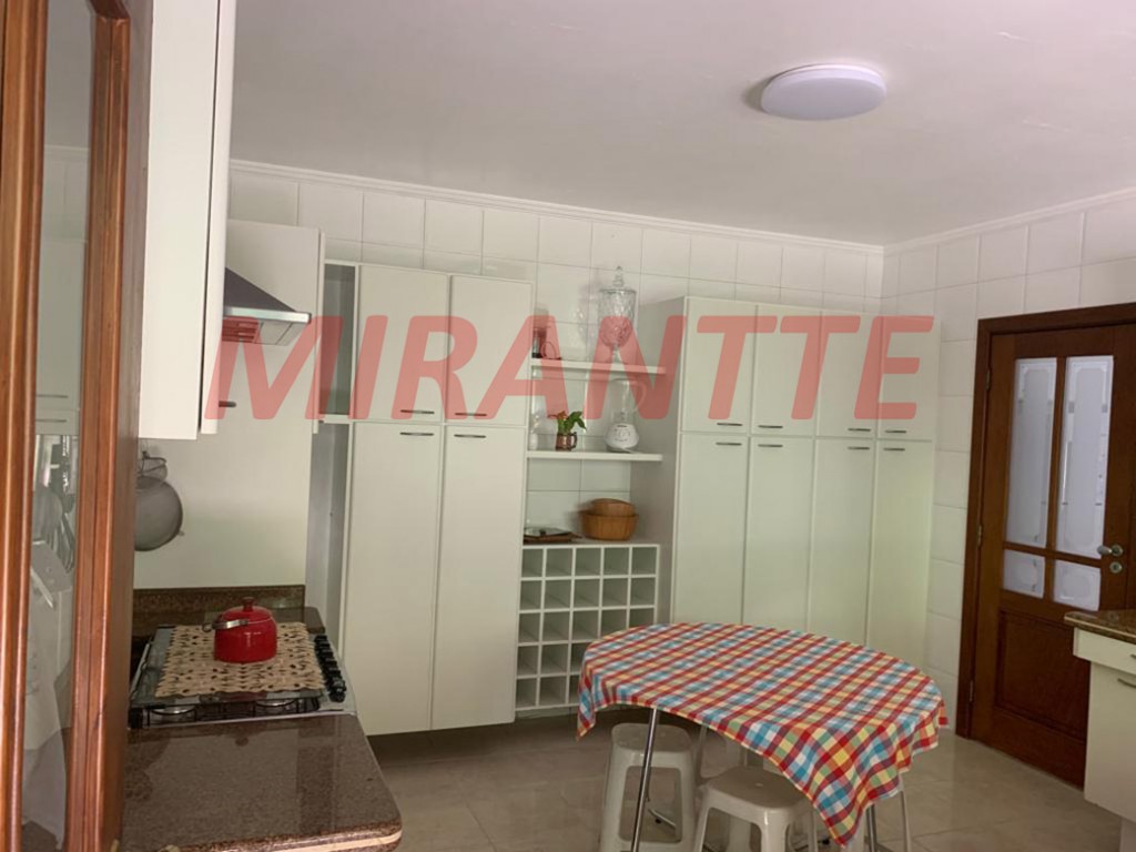 Casa terrea de 700m² com 4 quartos em Serra da Cantareira